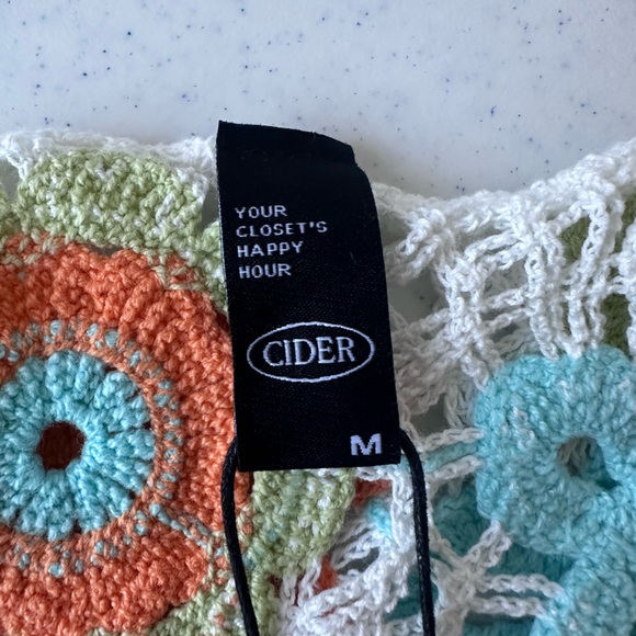 NWT CIDER Crop Top Colorful Crochet Floral Top Medium - Picture 7 of 9